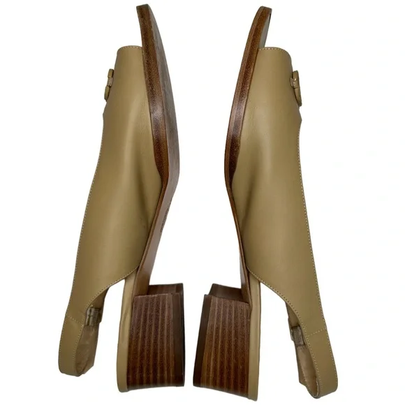 Salvatore Ferragamo Made in Italy Leather Women’s Sandals - Size: 8 1/2 B - Picture 7 of 16